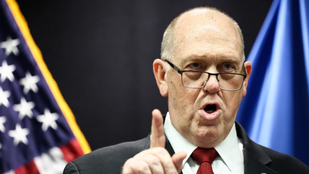 ‘FULL SURRENDER’: Tom Homan Hits Dems with Stunning Order ‘FULL SURRENDER’: Tom Homan Hits Dems with Stunning Order